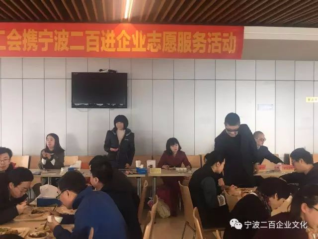 女人被躁的高潮嗷嗷叫