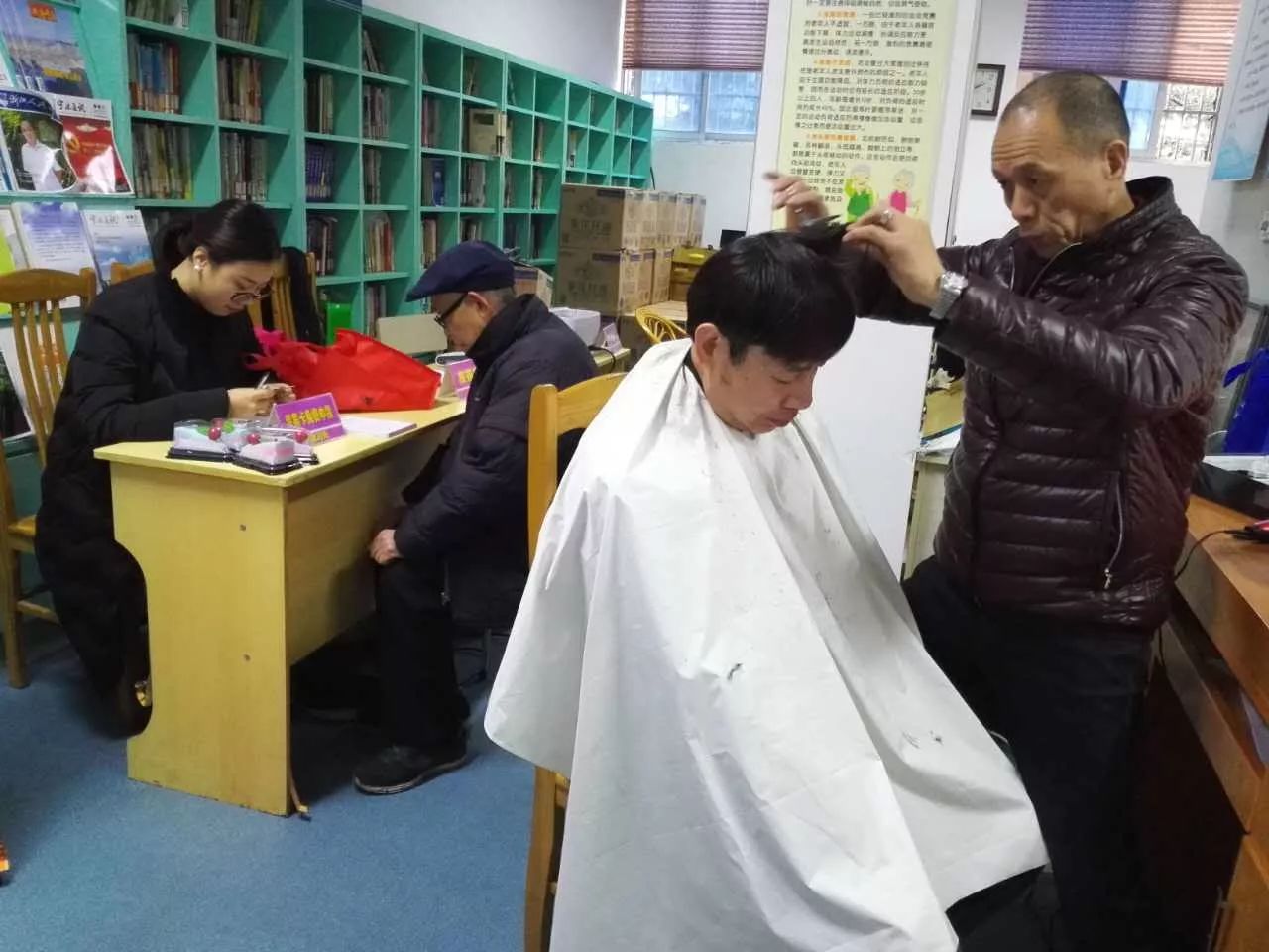 女人被躁的高潮嗷嗷叫