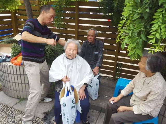 女人被躁的高潮嗷嗷叫