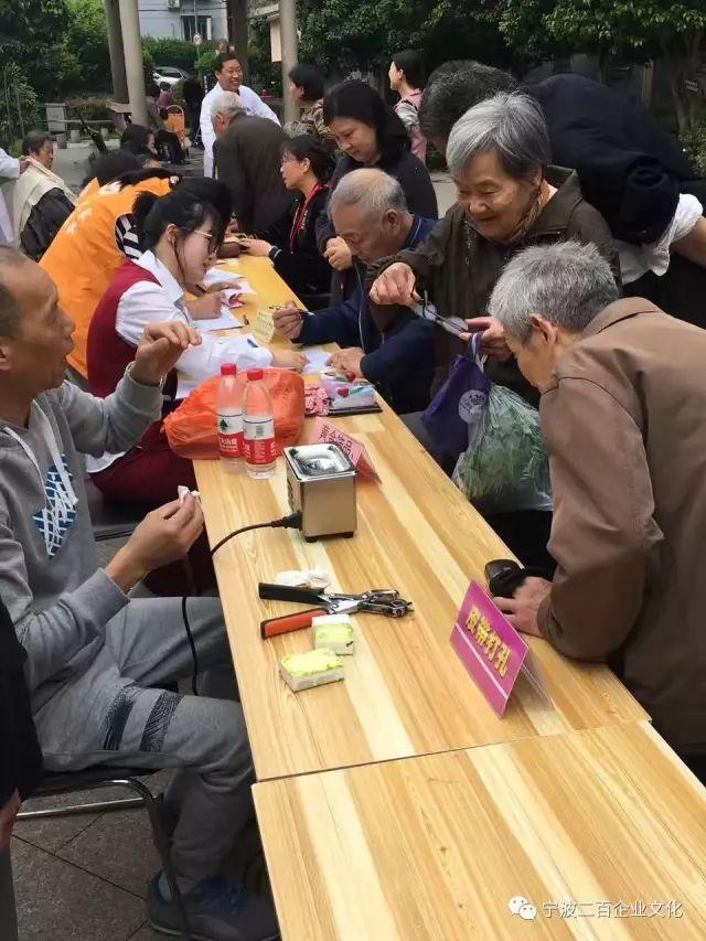 女人被躁的高潮嗷嗷叫