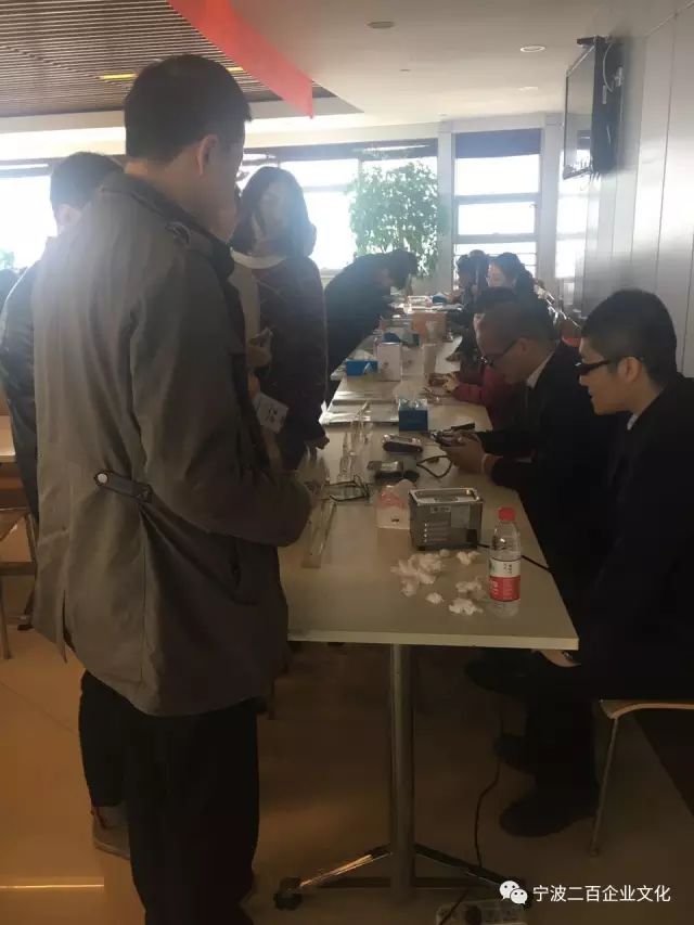 女人被躁的高潮嗷嗷叫