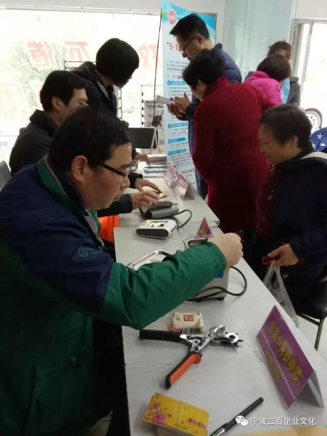 女人被躁的高潮嗷嗷叫