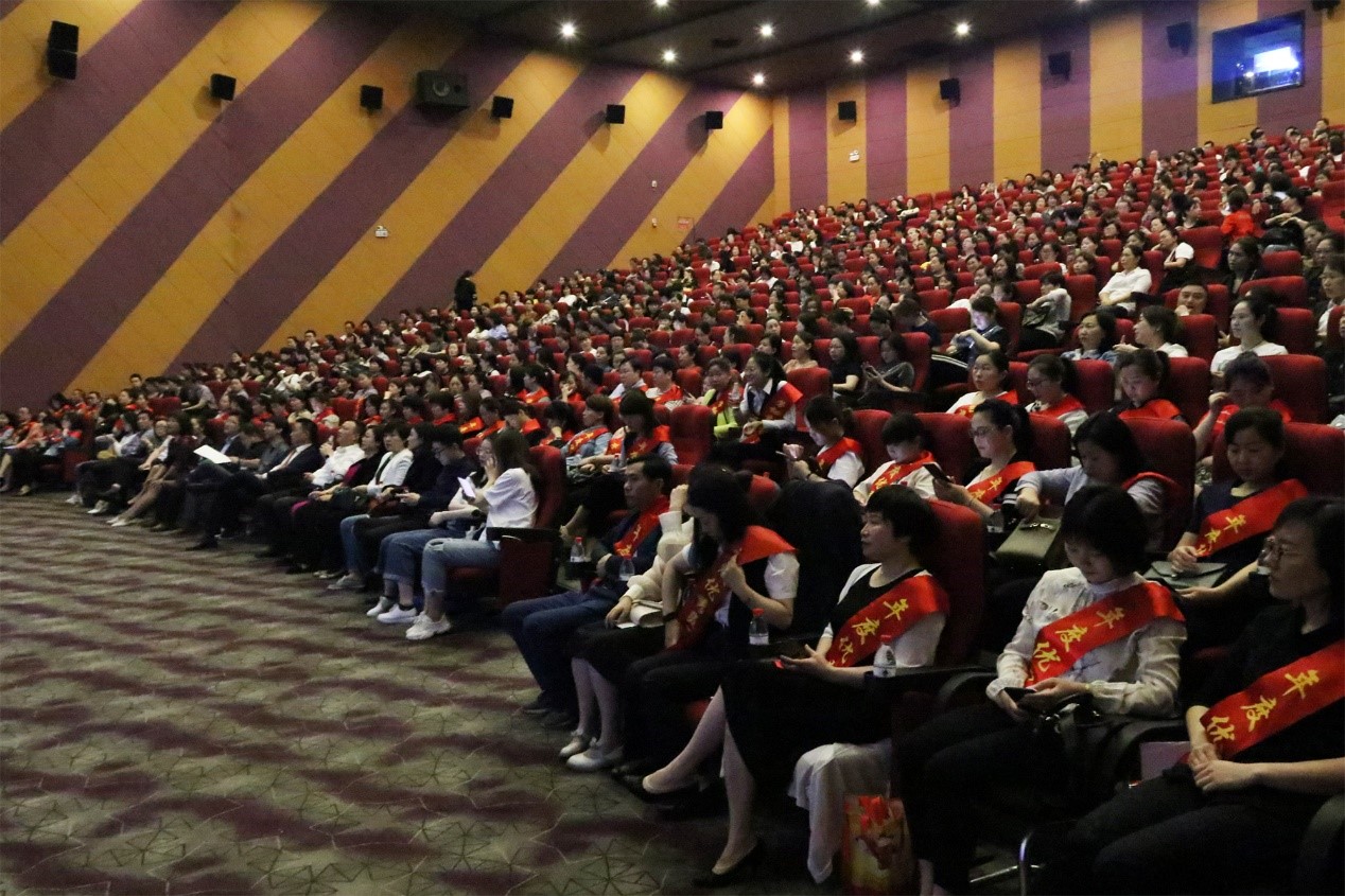 女人被躁的高潮嗷嗷叫