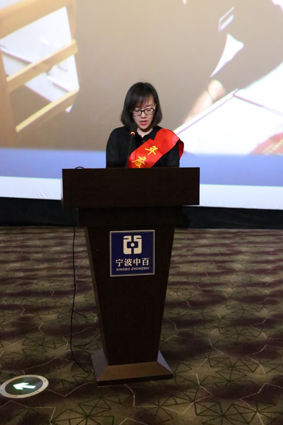 女人被躁的高潮嗷嗷叫