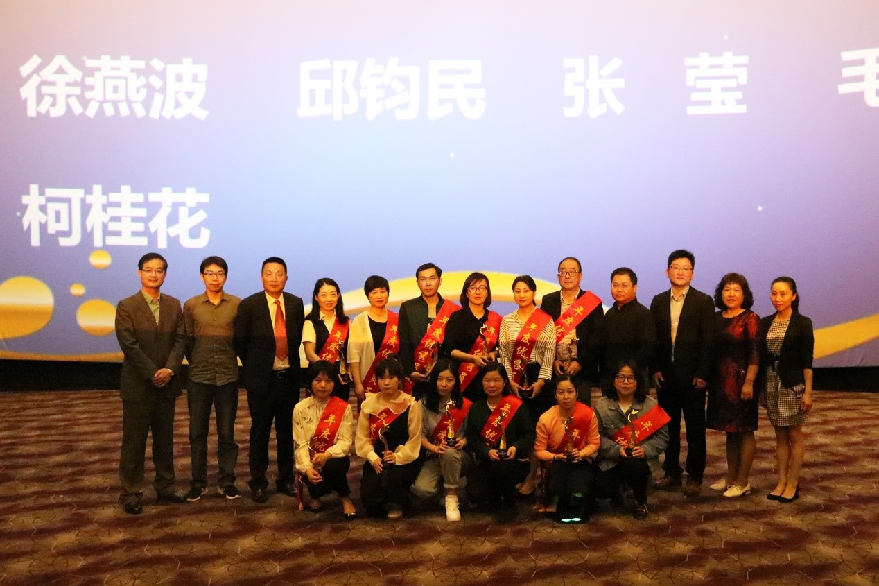 女人被躁的高潮嗷嗷叫