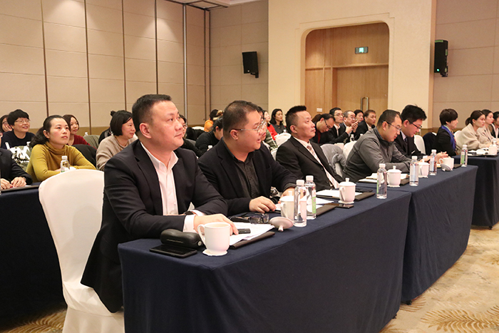 女人被躁的高潮嗷嗷叫