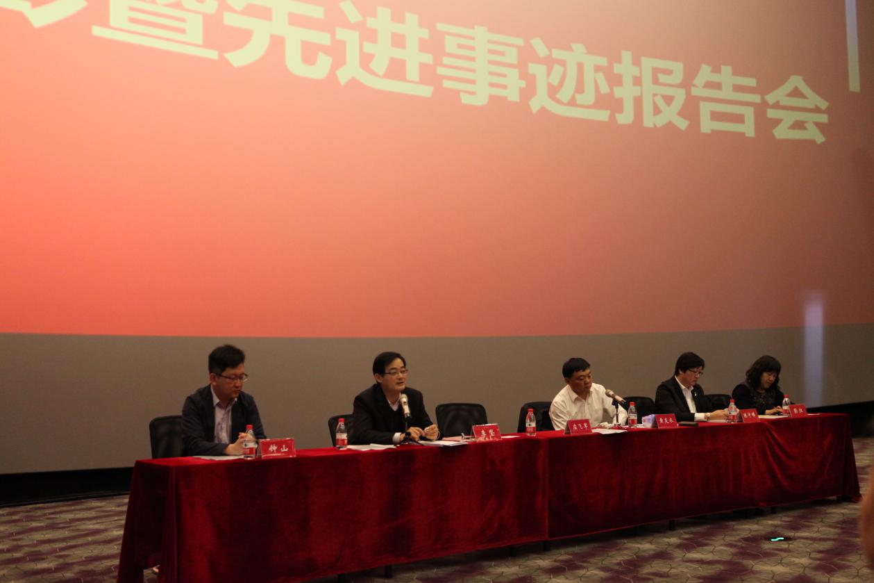 女人被躁的高潮嗷嗷叫