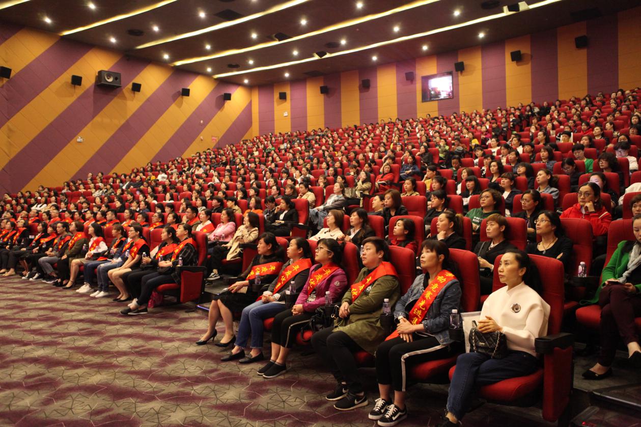 女人被躁的高潮嗷嗷叫