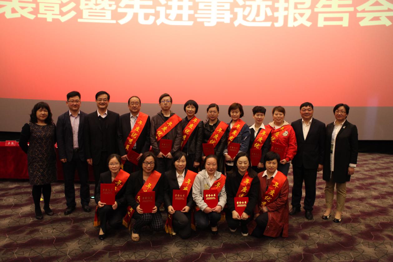 女人被躁的高潮嗷嗷叫