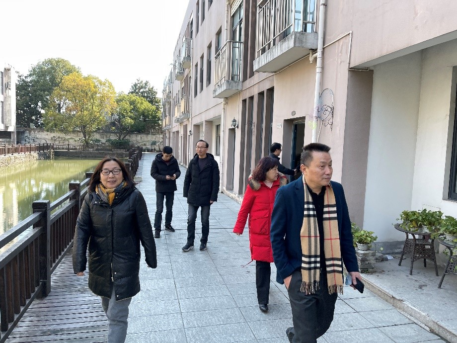 女人被躁的高潮嗷嗷叫