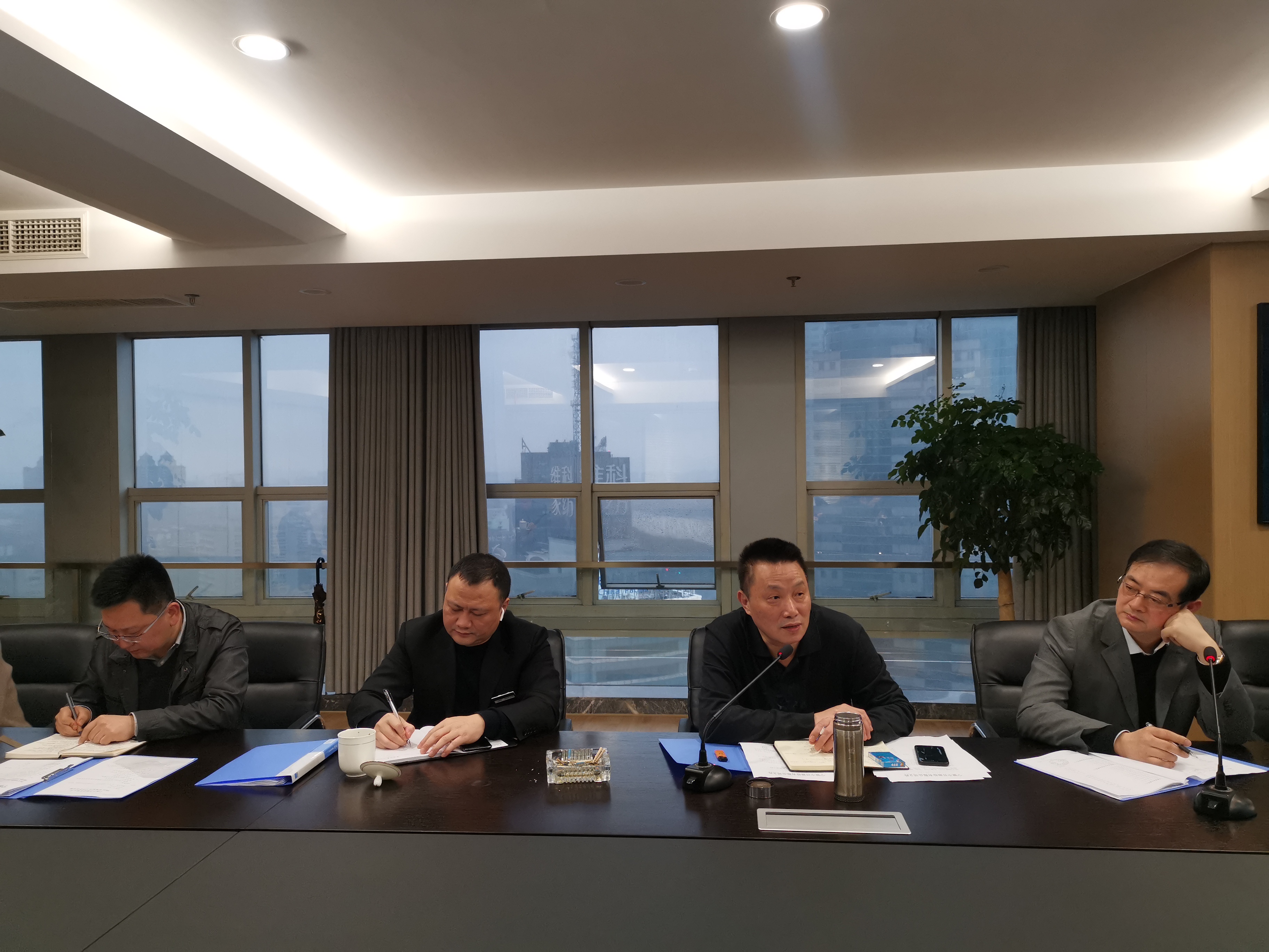 女人被躁的高潮嗷嗷叫