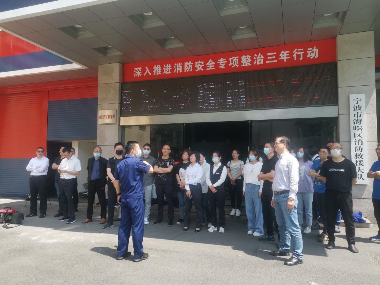 女人被躁的高潮嗷嗷叫