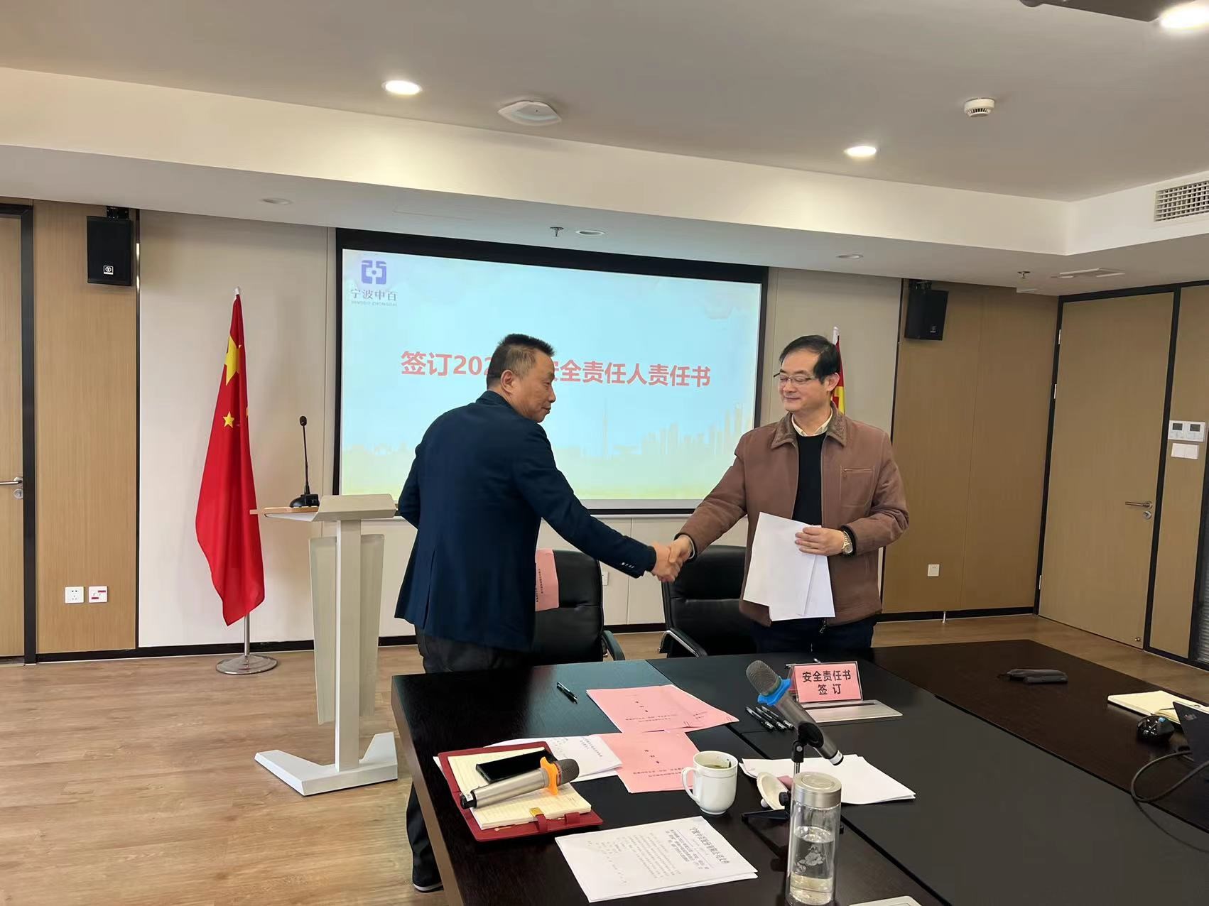 女人被躁的高潮嗷嗷叫