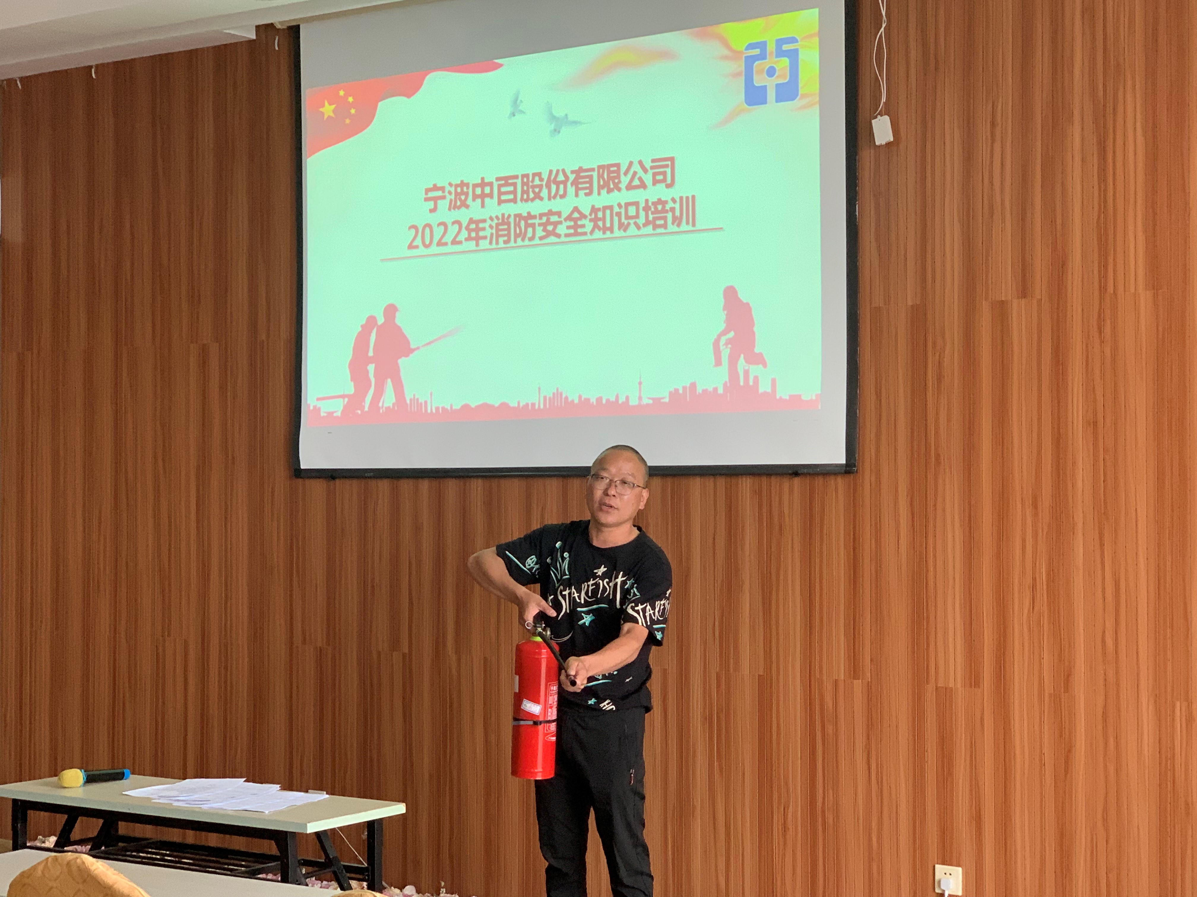 女人被躁的高潮嗷嗷叫