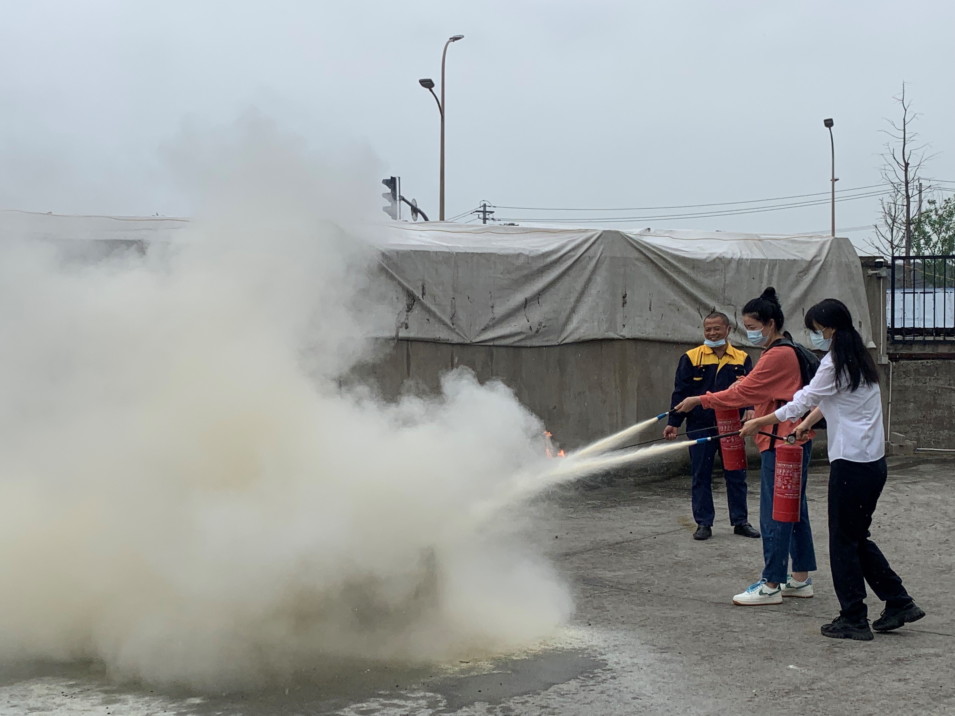 女人被躁的高潮嗷嗷叫