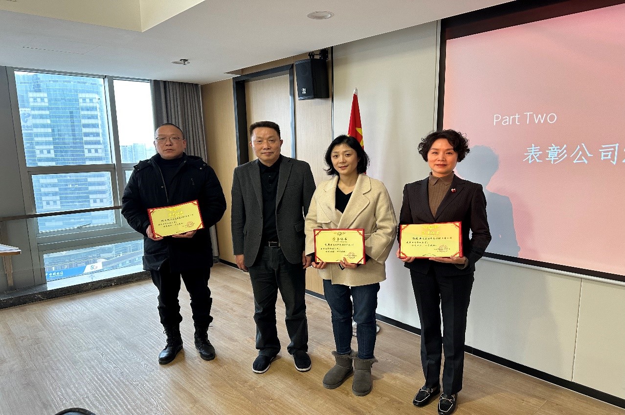 女人被躁的高潮嗷嗷叫