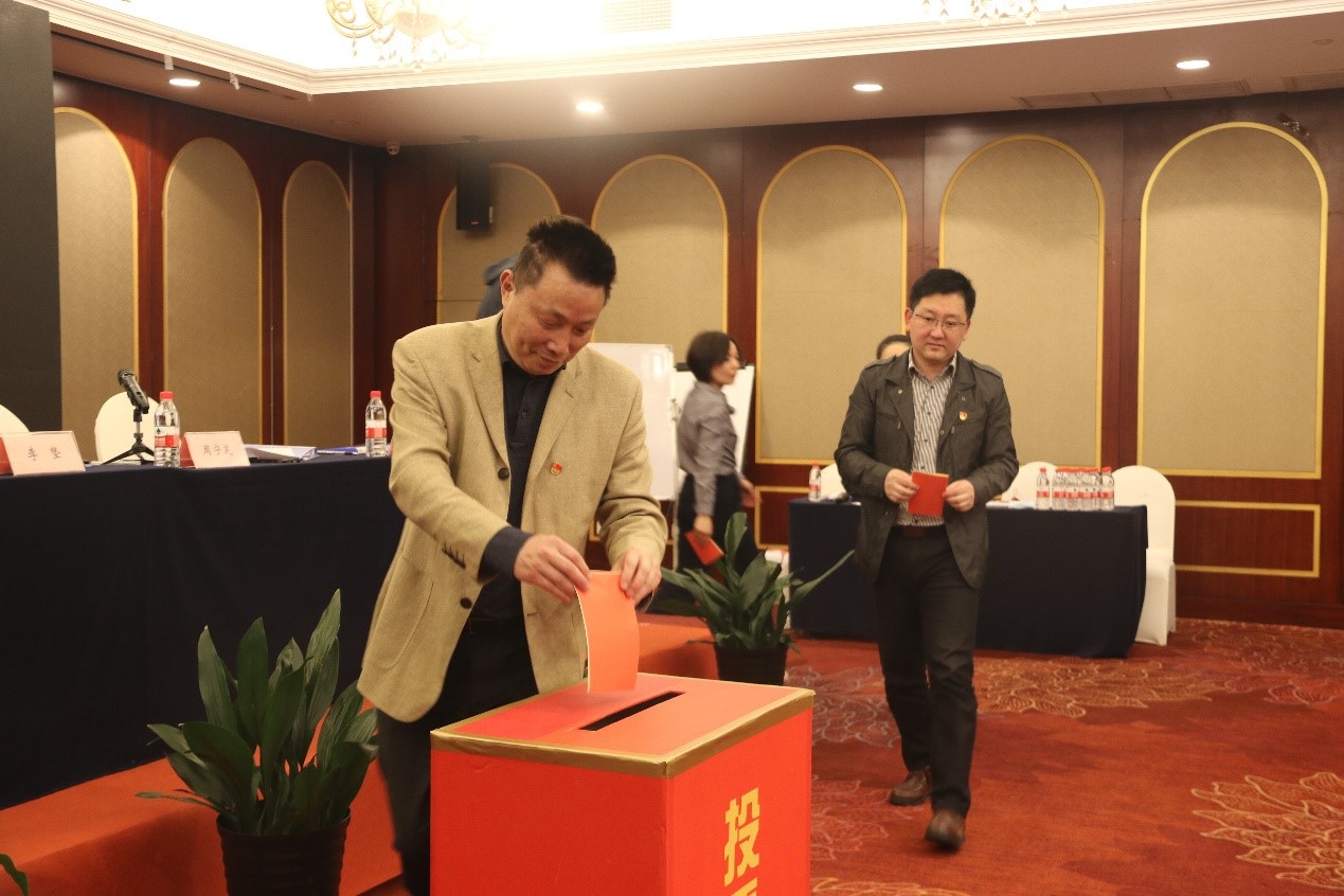 女人被躁的高潮嗷嗷叫