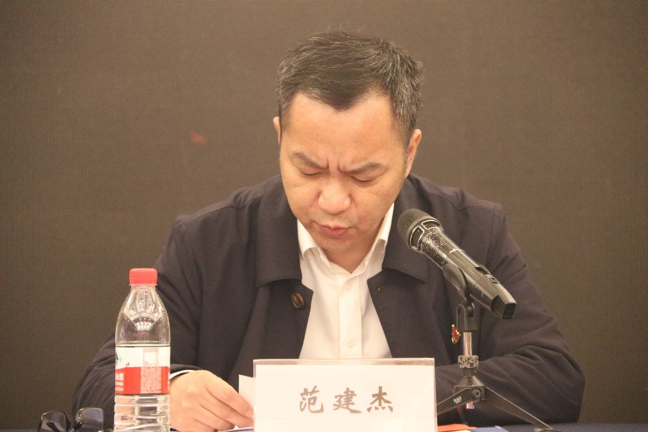 女人被躁的高潮嗷嗷叫