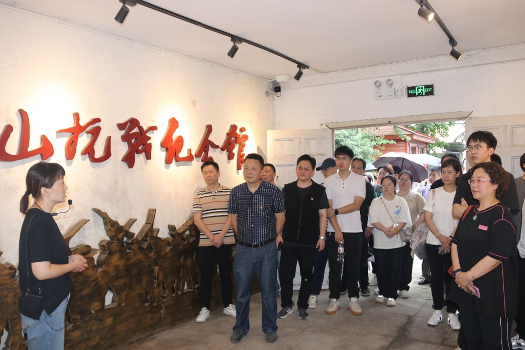 女人被躁的高潮嗷嗷叫